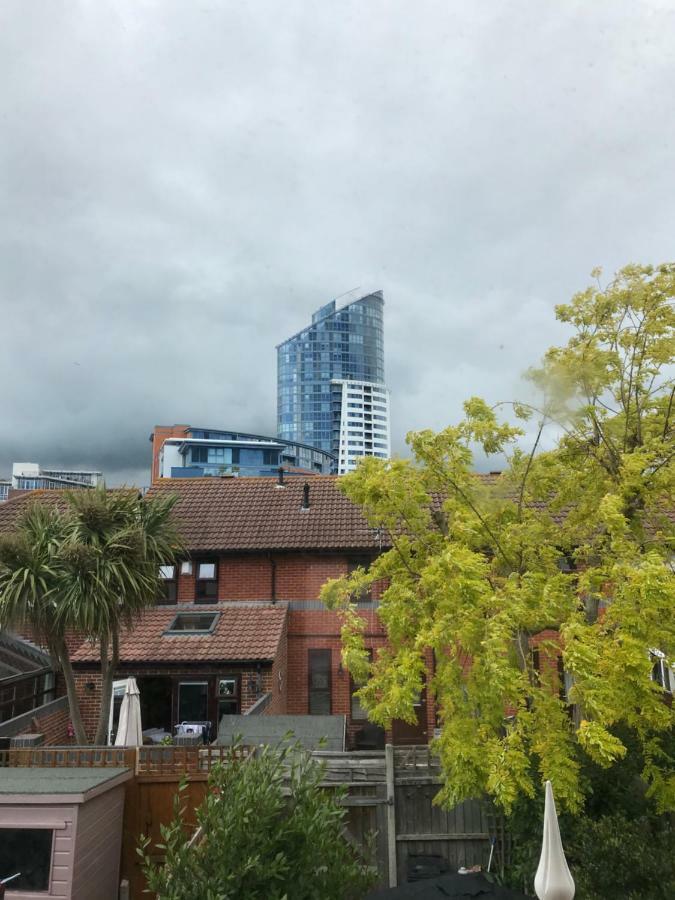 Gunwharf Quays Holiday Homes 朴次茅斯 外观 照片